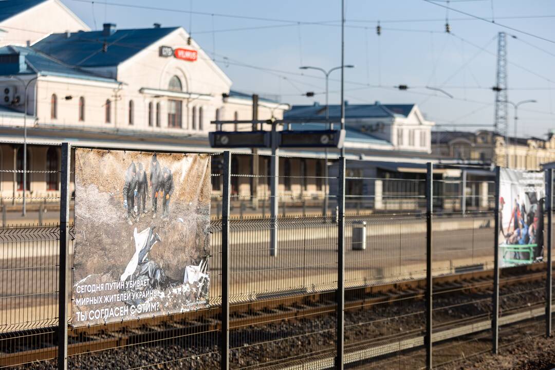 Vilniaus geležinkelio stoties perone – paroda rusų dėmesiui į karą atkreipti