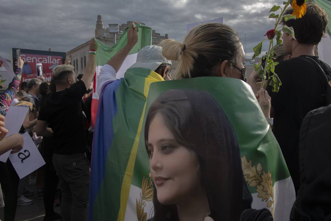 Iranas kaltina JAV veidmainyste dėl M. Amini mirties išprovokuotų protestų