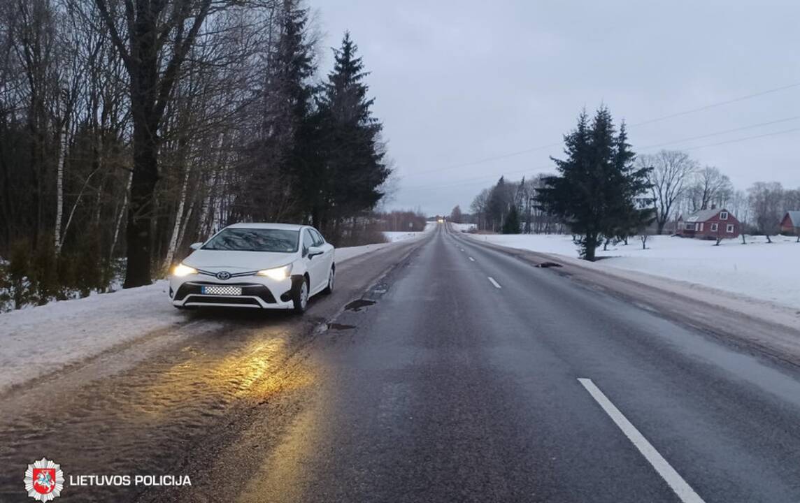 Savaitgalis keliuose: per eismo įvykius žuvo vienas žmogus, nukentėjo aštuoniolika