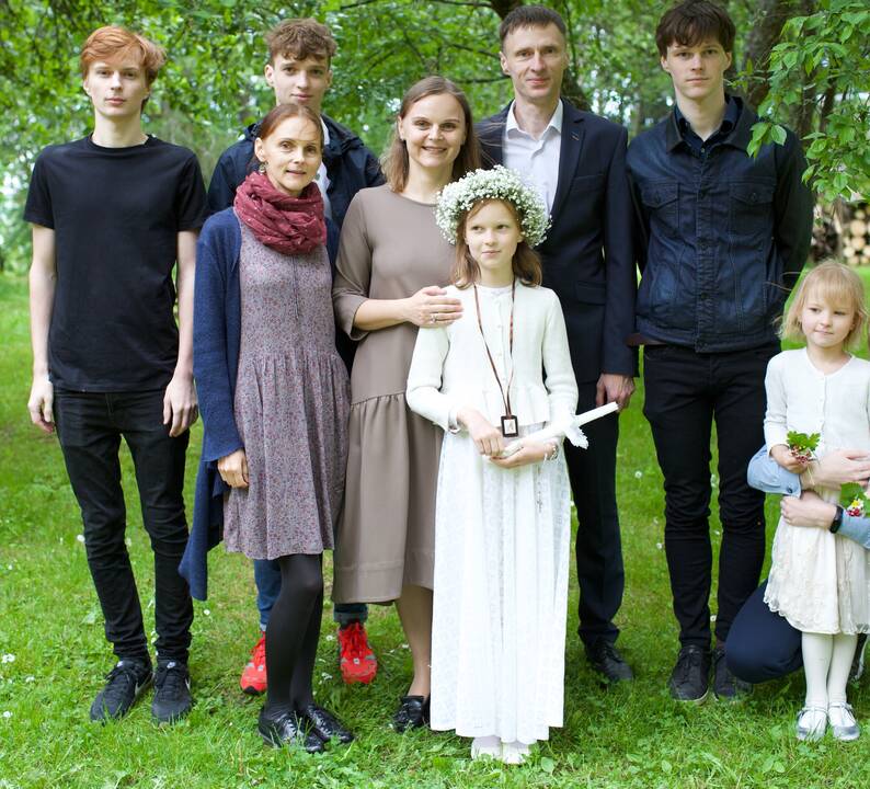 Slaptai: L.Balčiūnienė su jauniausiąja dukrele Liucija. Mergaitiški pašnekesiai tik dviese.