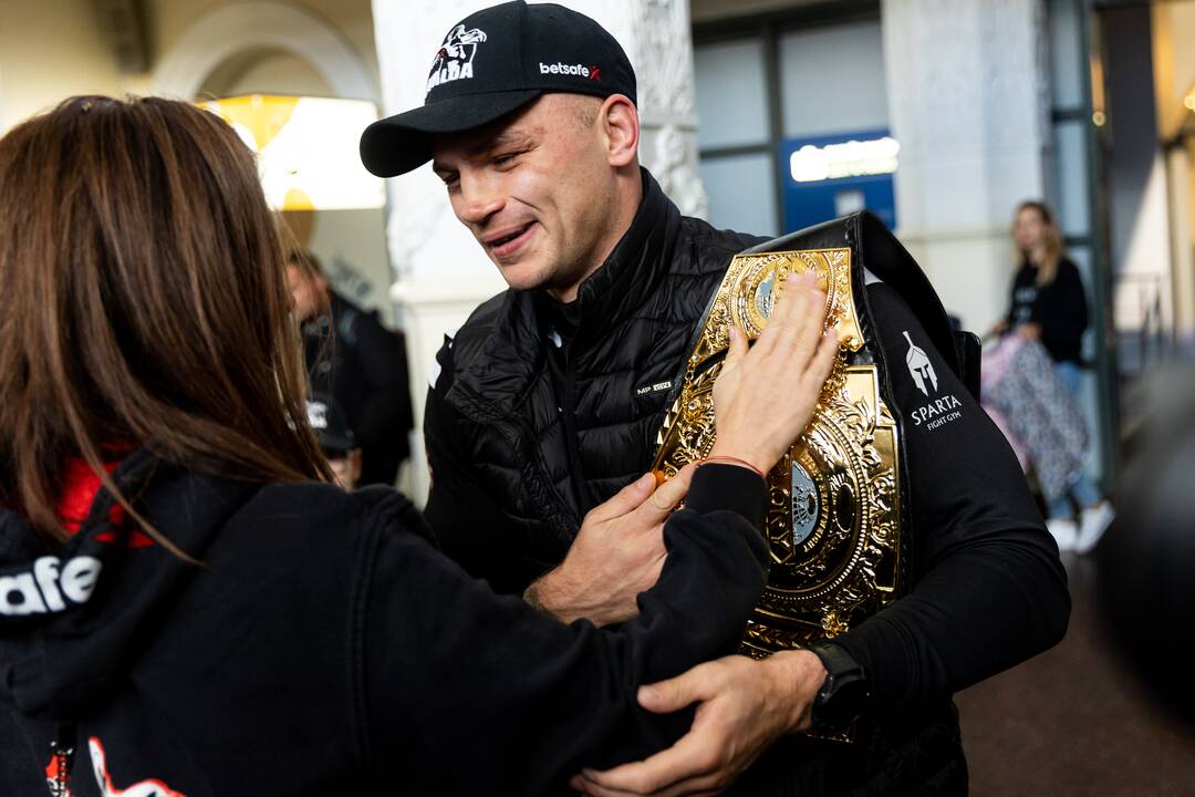 Kikbokso pasaulio čempiono S. Maslobojevo sutikimas