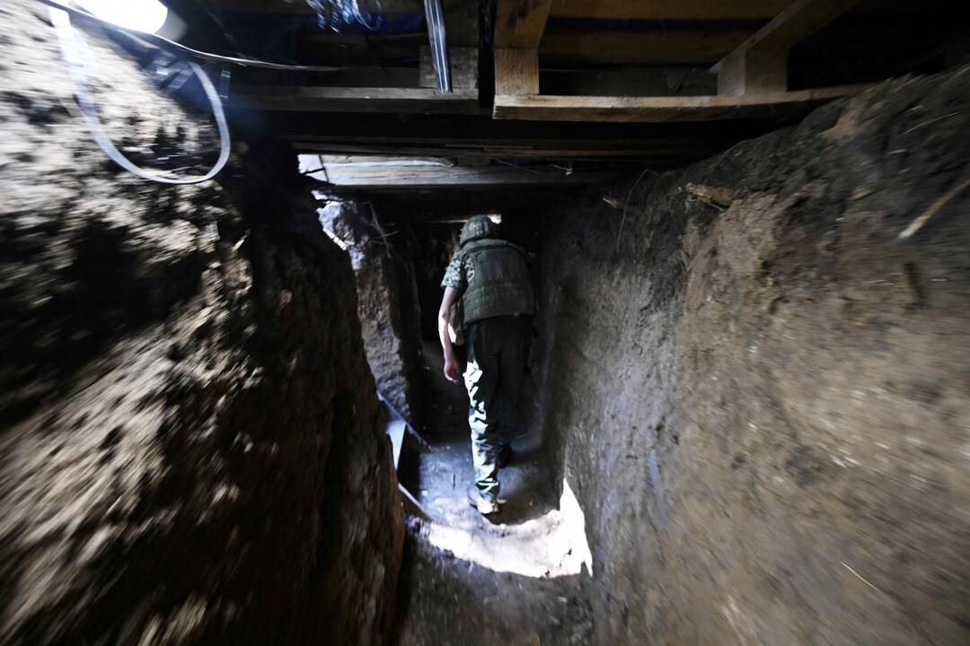 Ukraina sako smogusi Rusijos šaudmenų sandėliui Chersono regione