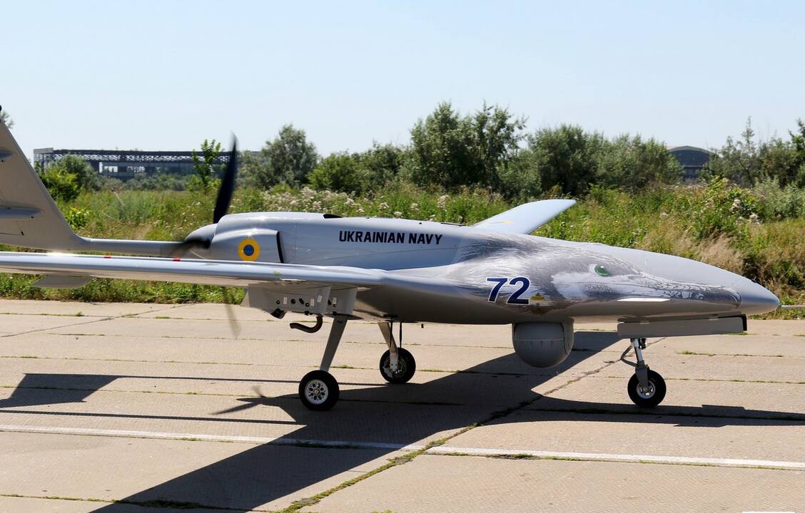 Gestas: lankydamasis Turkijoje, M.Podoliakas (dešinėje) nepraleido progos viešai padėkoti „Baykar Makina“ direktoriui H.Bayraktarui.