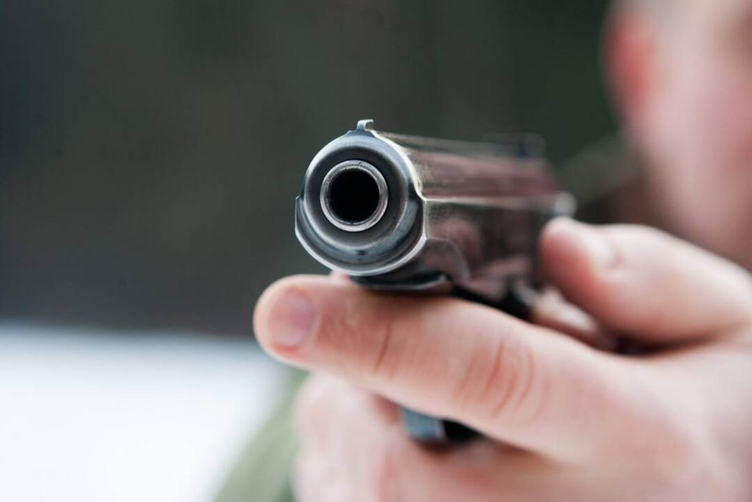 Zarasų rajone vyrų konfliktas baigėsi nelaime: vienas ginklu šovė į kitą