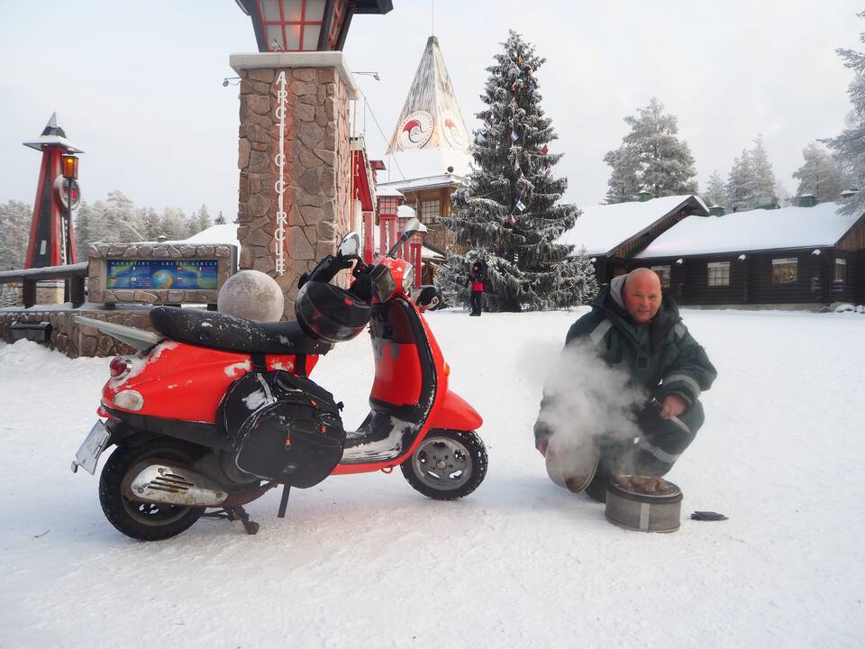 Hobis: keliautoją su „Vespa“ V.Ušinską šiauriausias Europos taškas traukia savita aura, nenuspėjamumu.
