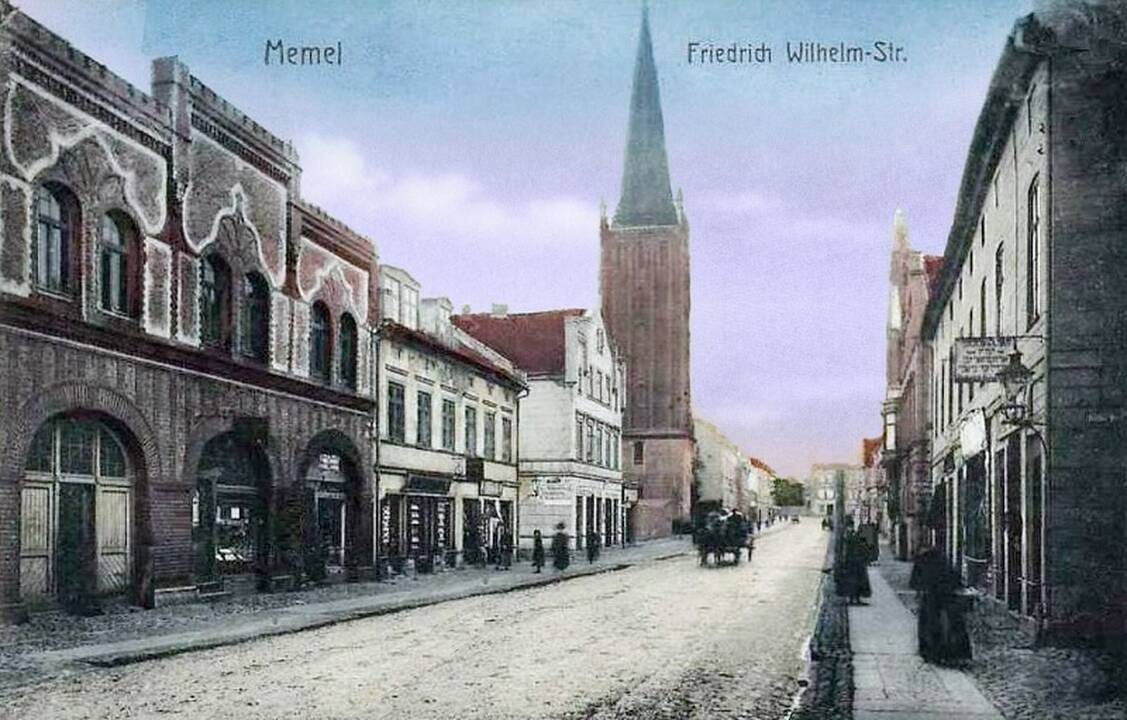 Patrauklu: J.K.Zembrickio gyvenamuoju laiku taip atrodė viena iš centrinių Mėmelio gatvių.