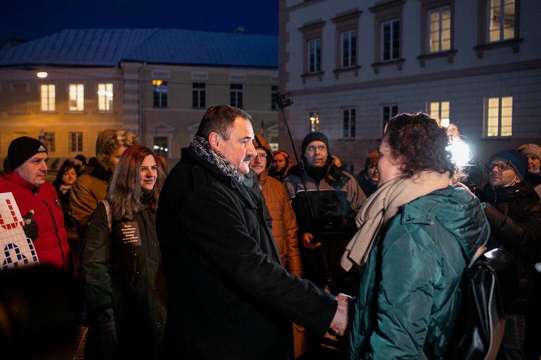 „Basų mamų“ protestas prieš galimybių pasą vaikams