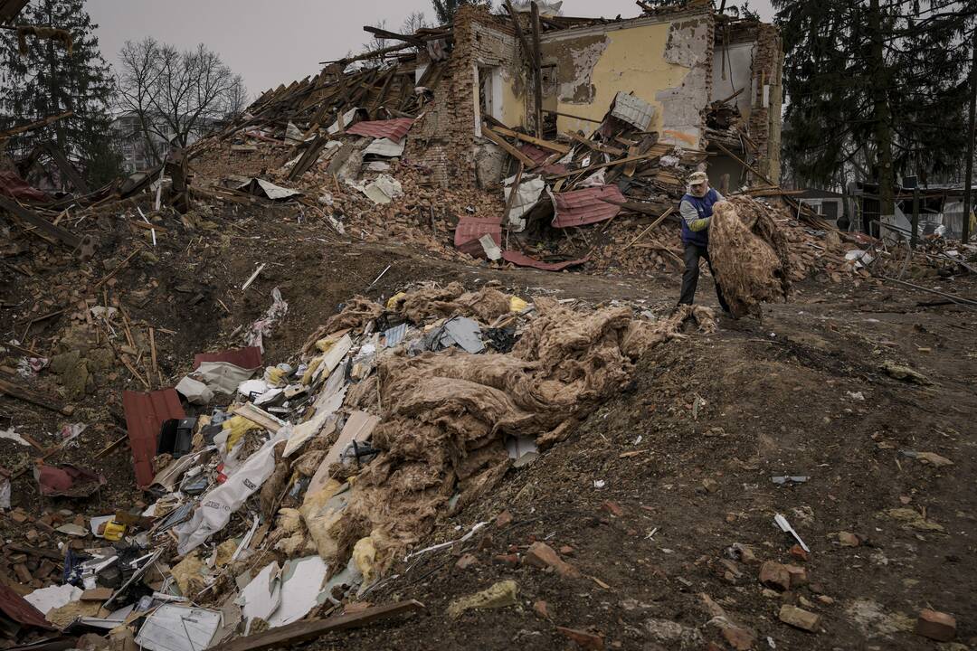 Trisdešimt septintoji karo Ukrainoje diena