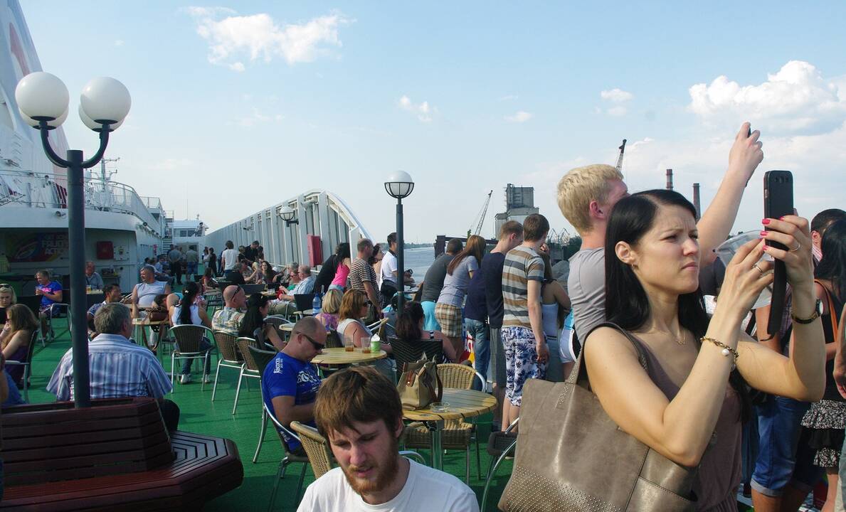 Reisas: ankstų rytą pustuštis jūrų keltas atplaukė į Švedijos Nineshamno uostą.