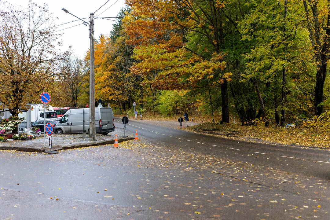  Visų Šventųjų diena prie Rokantiškių ir Karveliškių kapinių