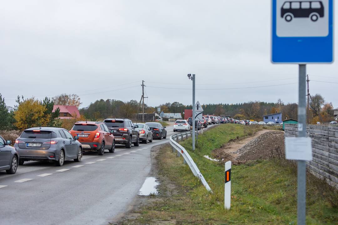  Visų Šventųjų diena prie Rokantiškių ir Karveliškių kapinių