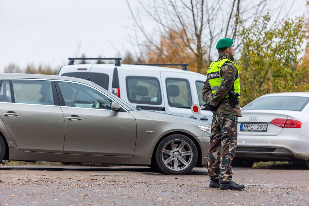  Visų Šventųjų diena prie Rokantiškių ir Karveliškių kapinių