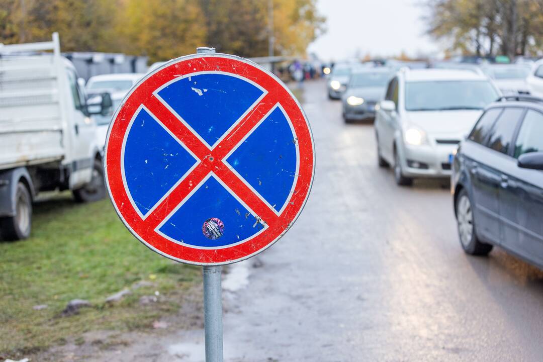  Visų Šventųjų diena prie Rokantiškių ir Karveliškių kapinių