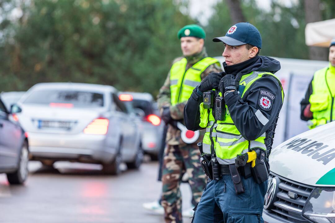  Visų Šventųjų diena prie Rokantiškių ir Karveliškių kapinių