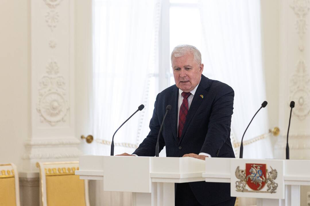 Prezidentas G. Nausėda suteikė generolo laipsnį Kariuomenės vadui V. Rupšiui. 