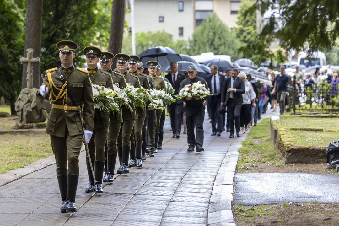 Medininkų žudynių pagerbimo ceremonija Antakalnio kapinėse