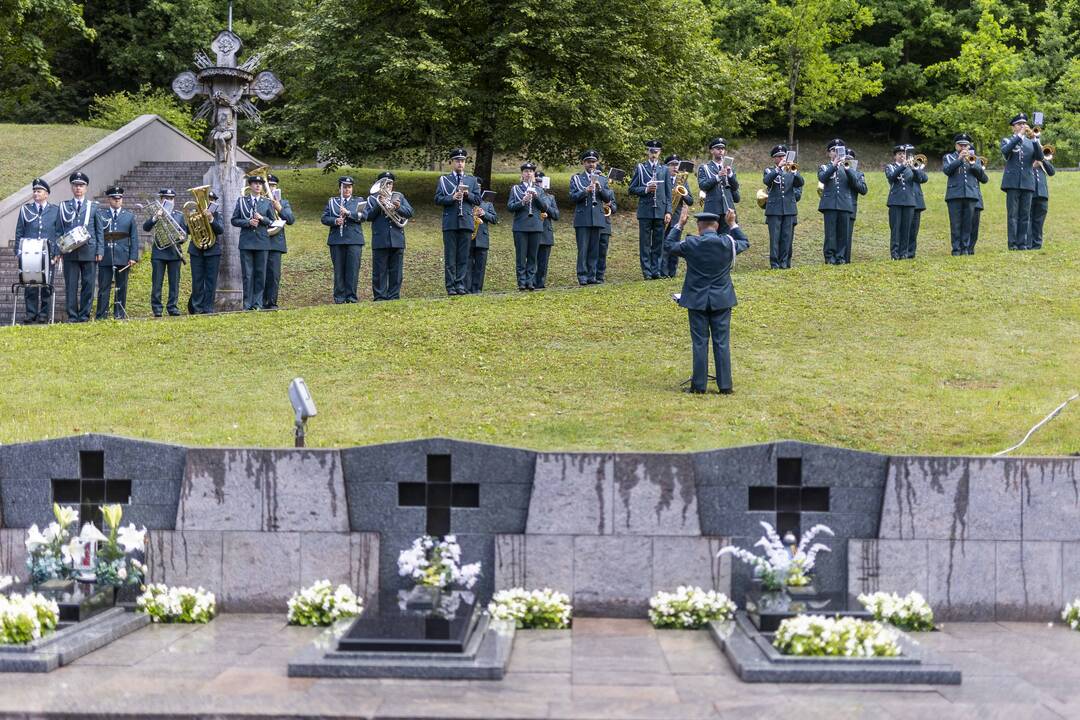 Medininkų žudynių pagerbimo ceremonija Antakalnio kapinėse