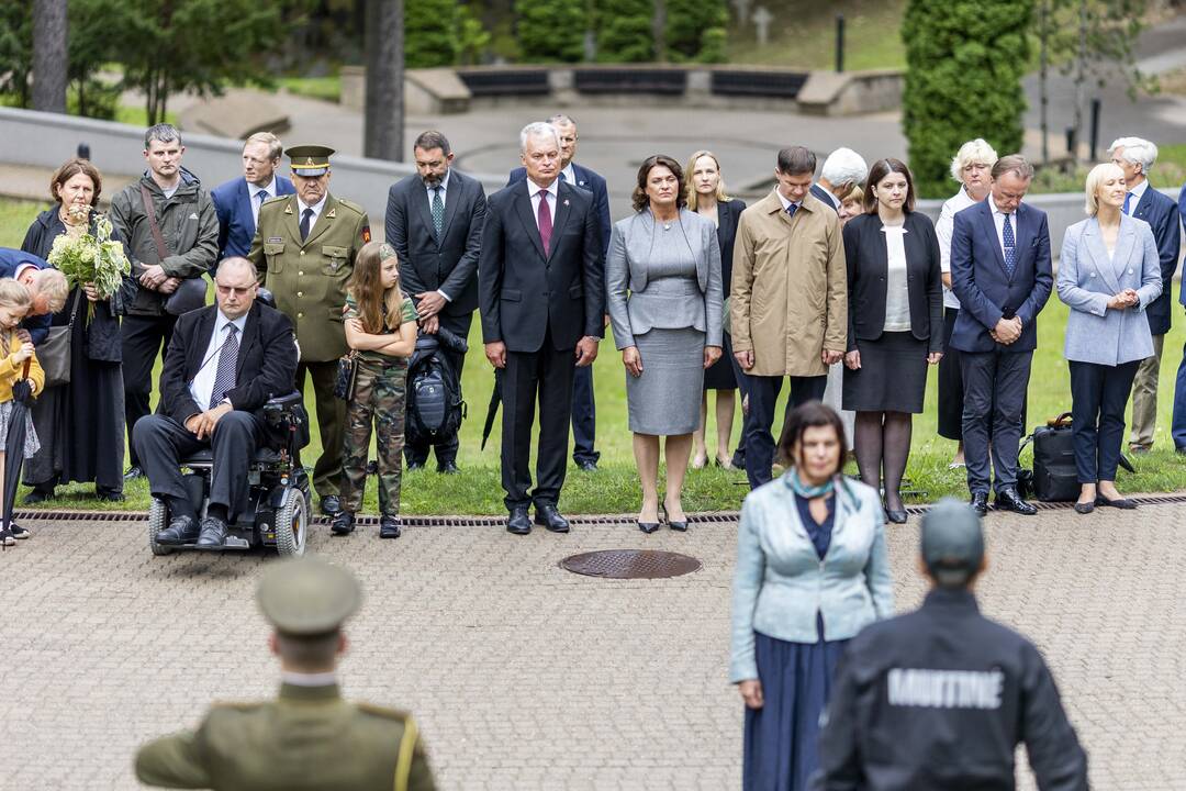 Medininkų žudynių pagerbimo ceremonija Antakalnio kapinėse