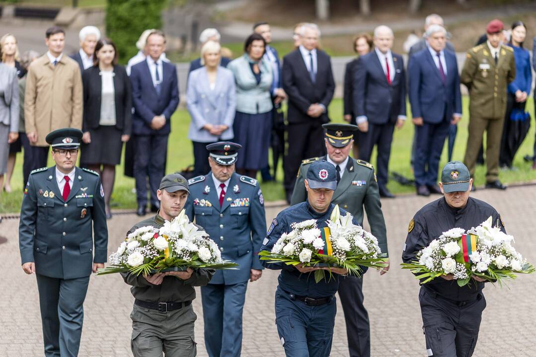 Medininkų žudynių pagerbimo ceremonija Antakalnio kapinėse