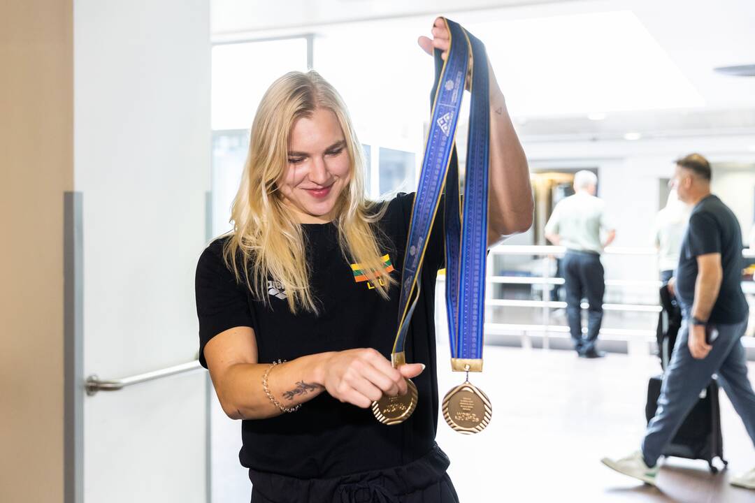 R. Meilutytės ir plaukikų komandos pasitikimas Vilniaus oro uoste