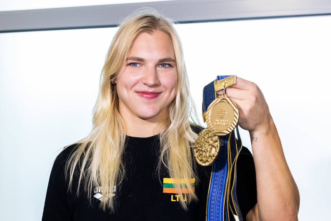 R. Meilutytės ir plaukikų komandos pasitikimas Vilniaus oro uoste