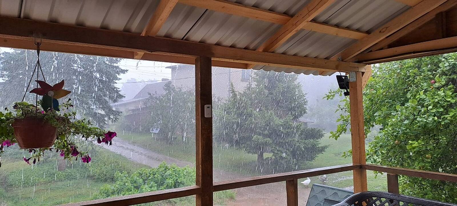 Per Lietuvą slenka audra