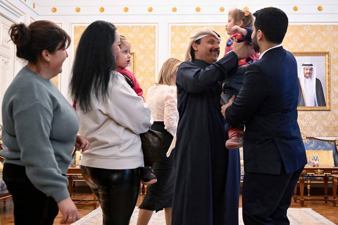 Tarpininkaujant Katarui iš Rusijos namo grįžta grupė ukrainiečių vaikų