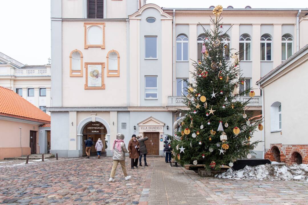 Kalėdos prie Kauno eglutės
