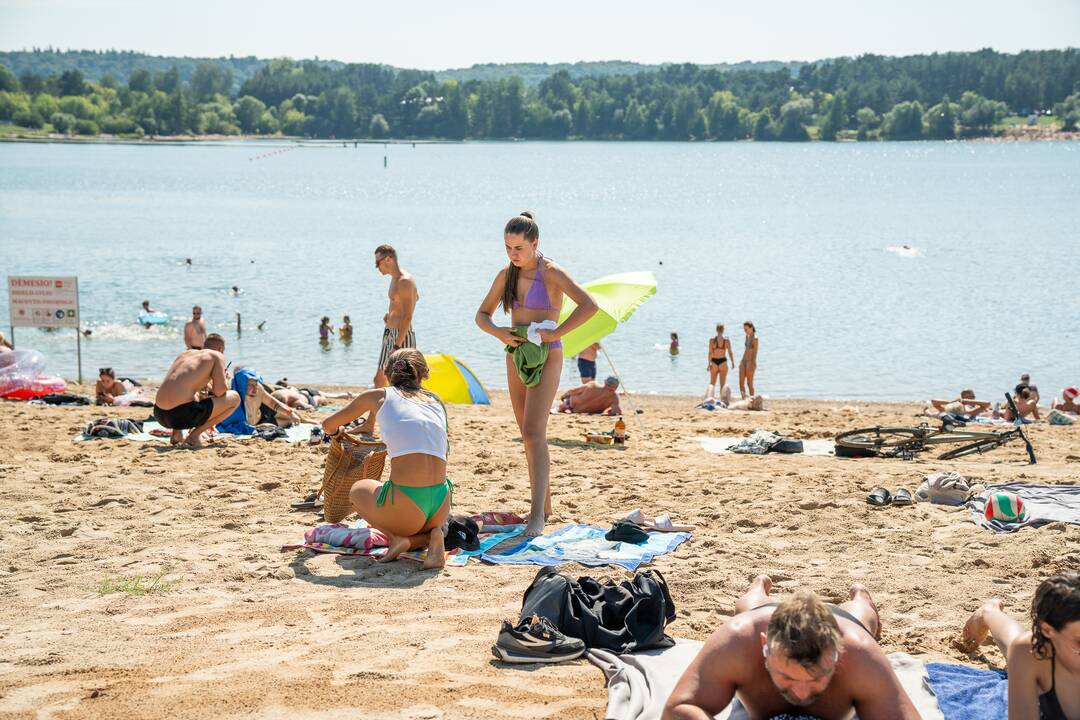 Kauniečių poilsis prie vandens telkinių