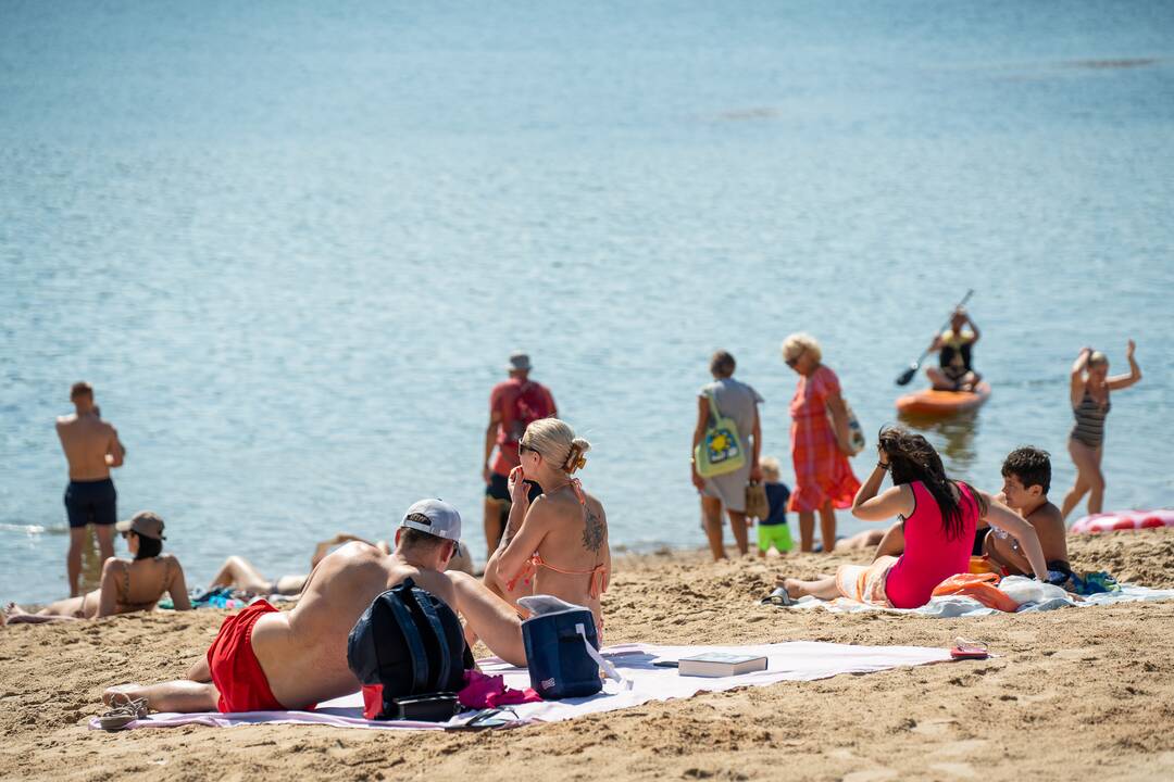 Kauniečių poilsis prie vandens telkinių