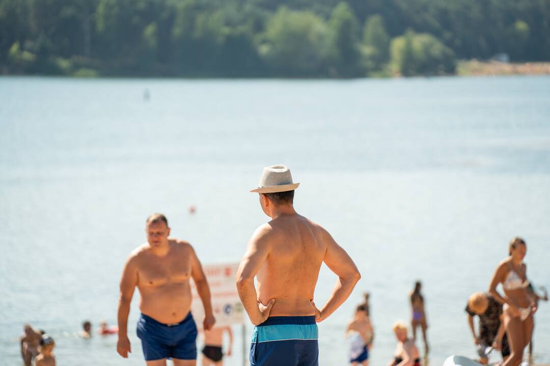 Kauniečių poilsis prie vandens telkinių