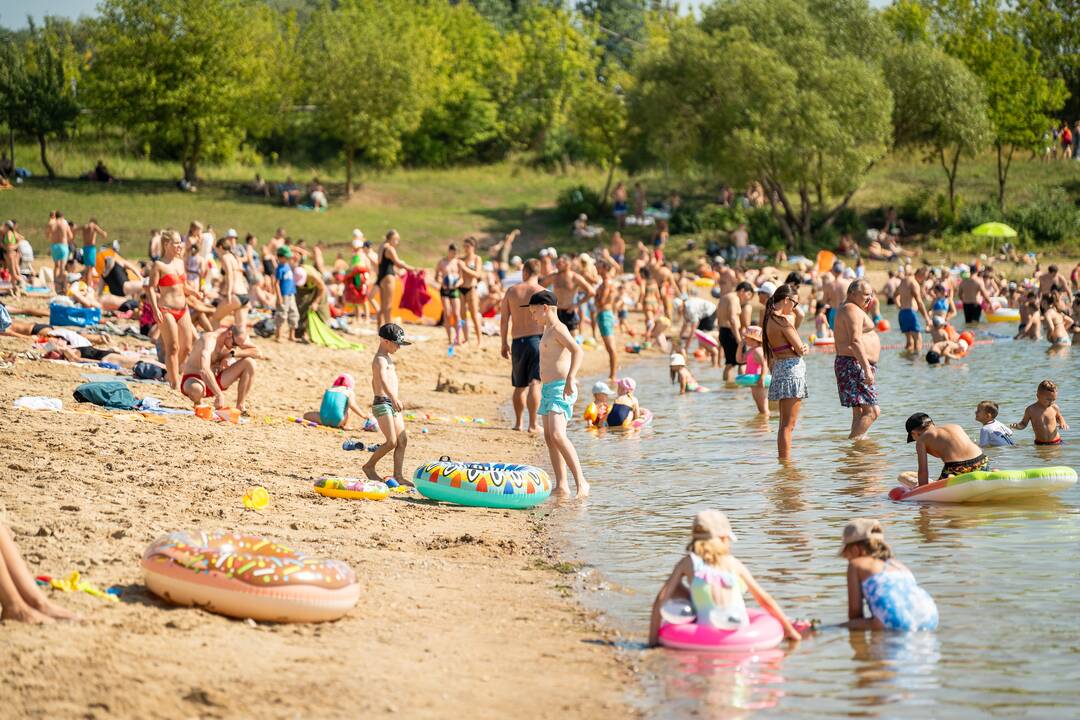 Kauniečių poilsis prie vandens telkinių