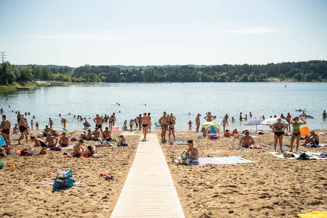 Kauniečių poilsis prie vandens telkinių