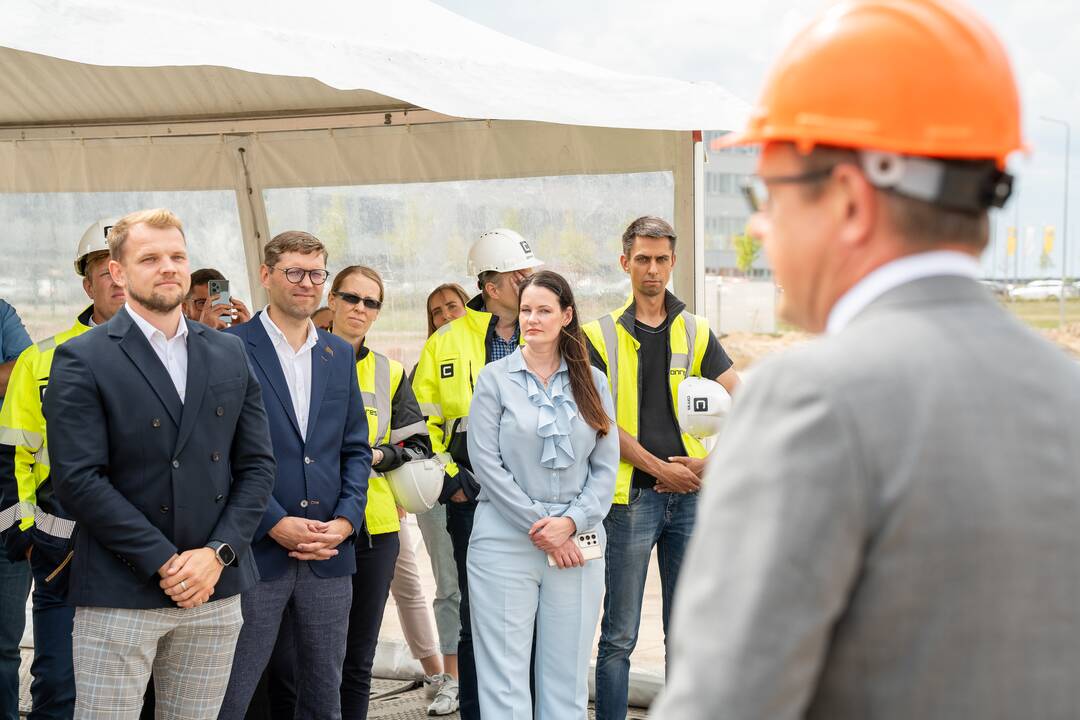 Kauno rajone kyla moderniausias Baltijos šalyse „Omniva LT“ siuntų rūšiavimo terminalas