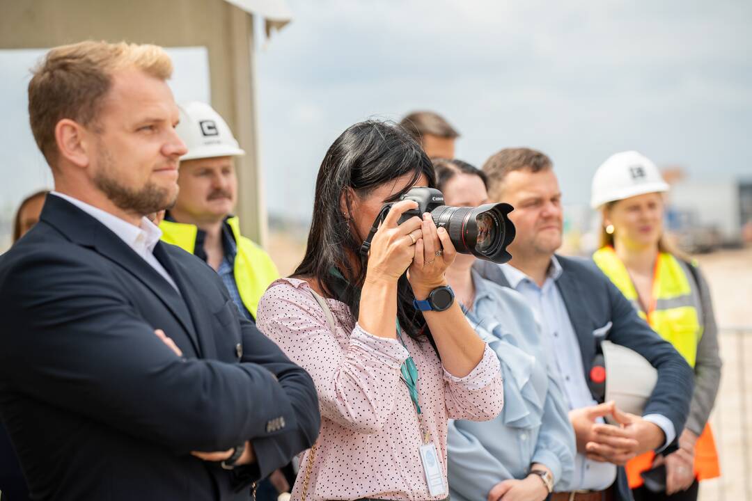 Kauno rajone kyla moderniausias Baltijos šalyse „Omniva LT“ siuntų rūšiavimo terminalas