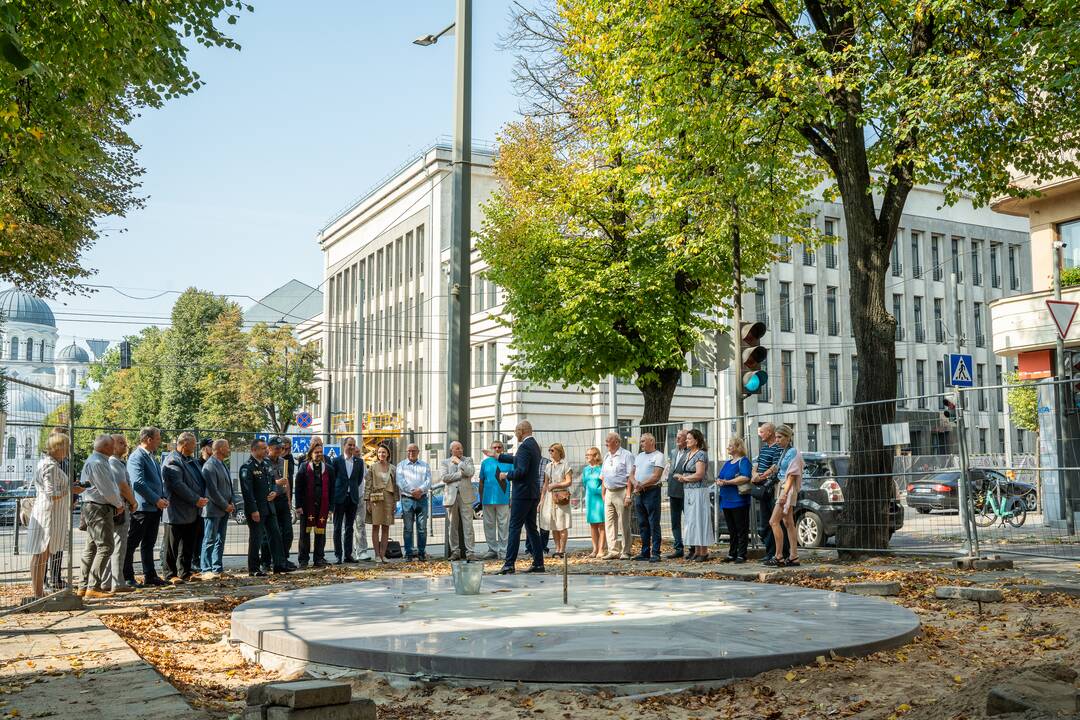 Policijos obelisko kapsulės įkasimo ceremonija