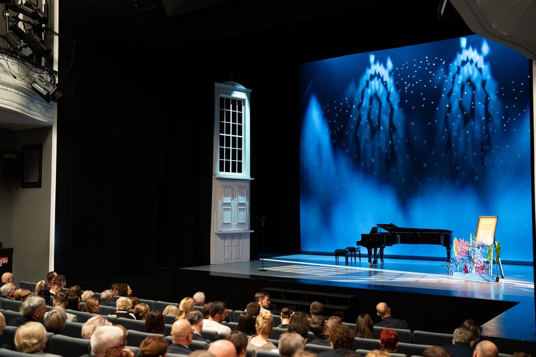 „Auksinių Teatro Rūtos šakelių įteikimo šventė“