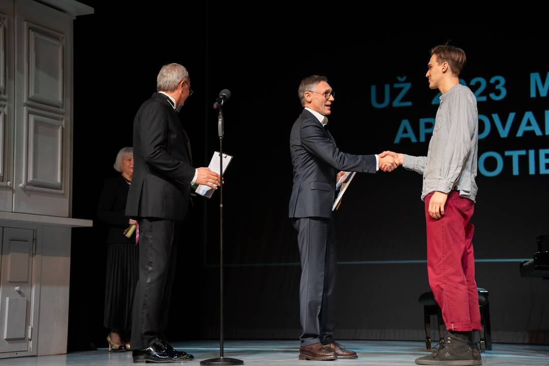 „Auksinių Teatro Rūtos šakelių įteikimo šventė“