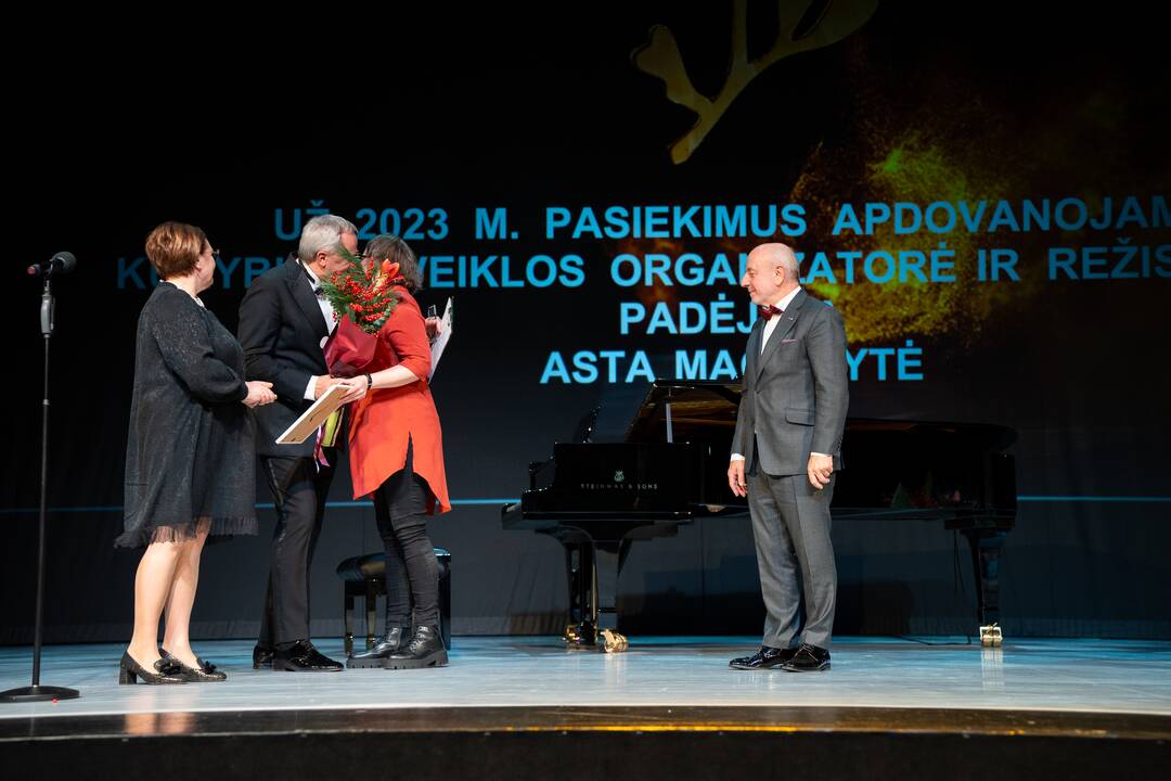 „Auksinių Teatro Rūtos šakelių įteikimo šventė“