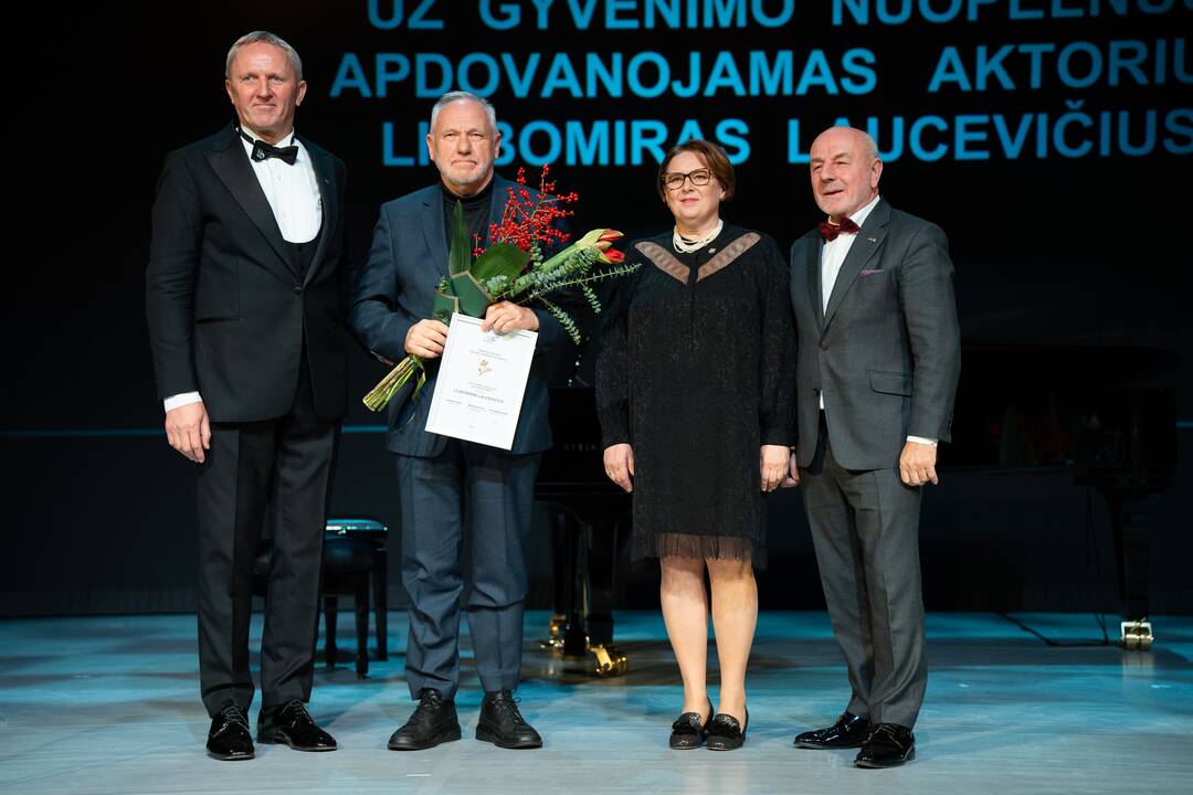 „Auksinių Teatro Rūtos šakelių įteikimo šventė“