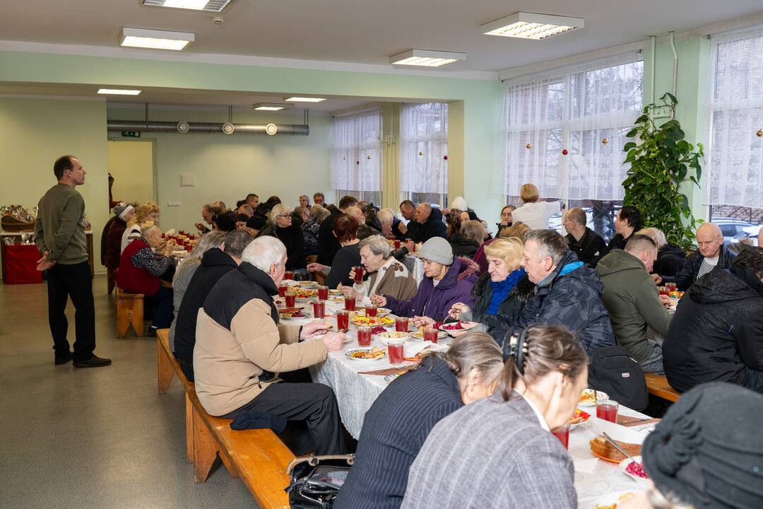 Kūčių pusryčiai vargstantiems