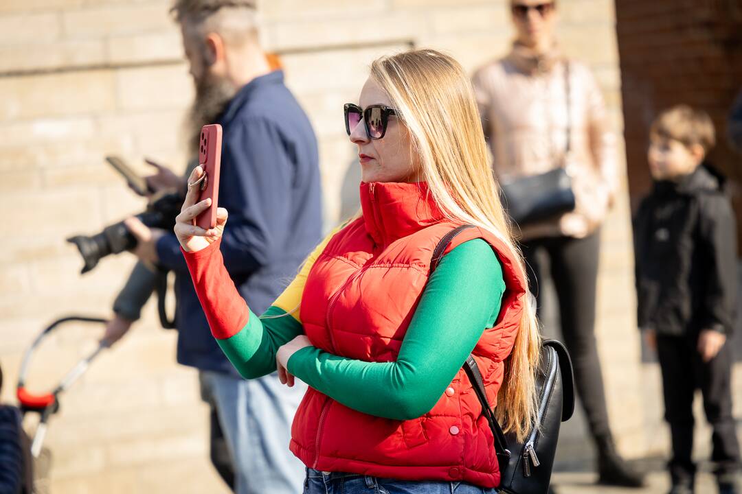 Miestą budino šventinė eisena 