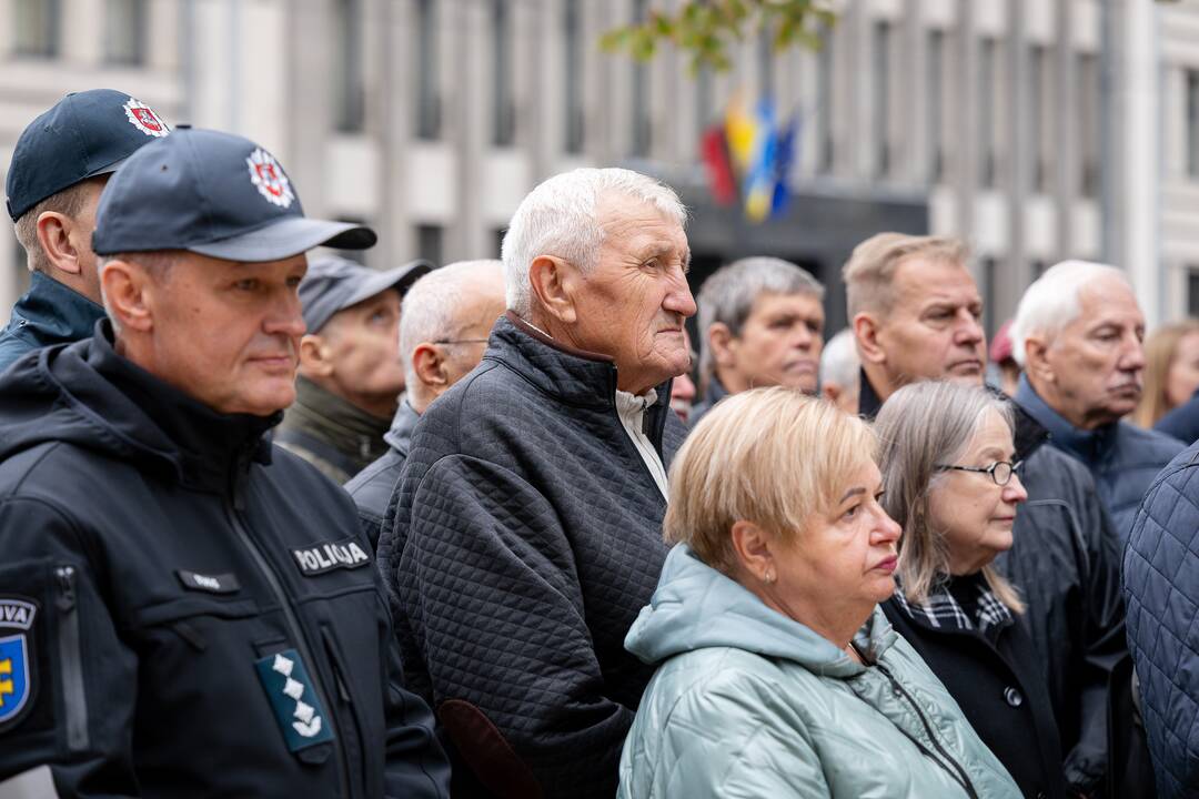 Policijos veteranai prie obelisko pagerbė kolegas