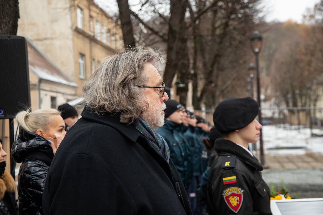 Oficialiai atidengtas policijai skirtas obeliskas