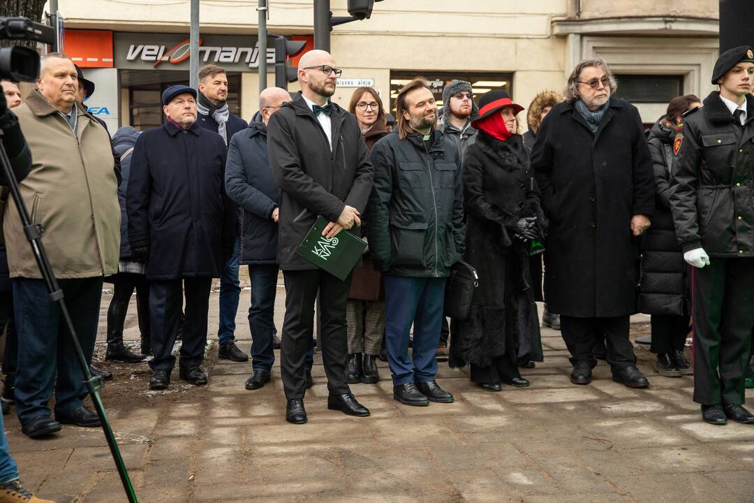 Oficialiai atidengtas policijai skirtas obeliskas