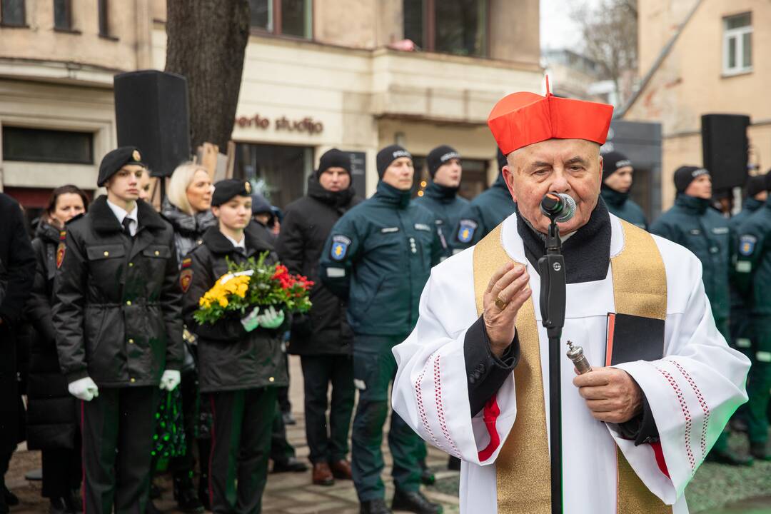 Oficialiai atidengtas policijai skirtas obeliskas