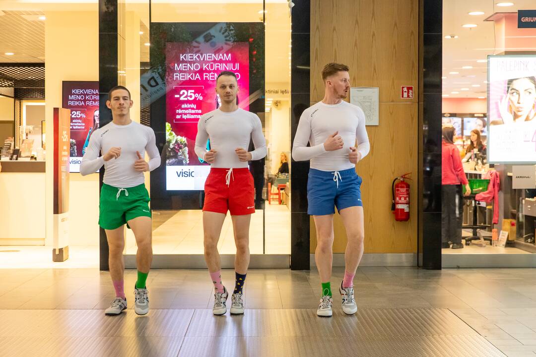 Laimės dienos meninė instaliacija „Akropolyje“