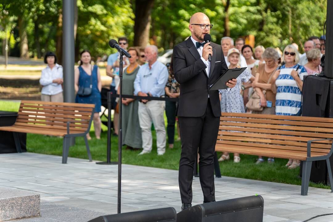 Atidengtas Aleksandro Jogailaičio paminklas