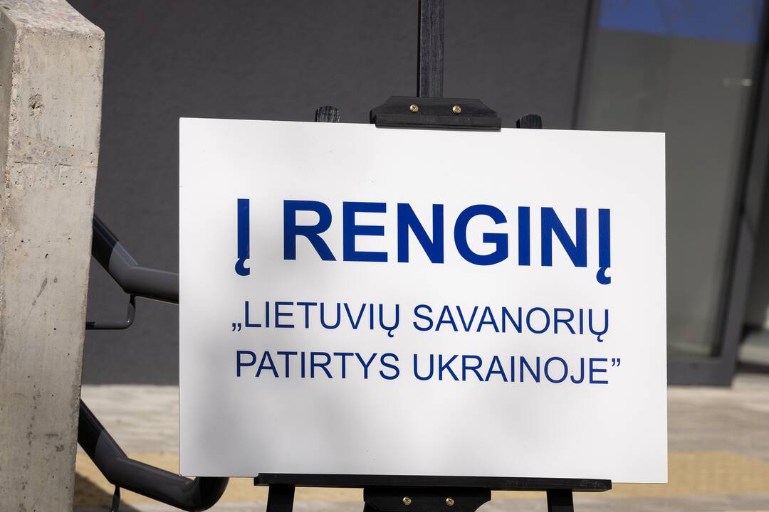Aviacijos muziejuje savanoriai dalijosi patirtimi Ukrainoje