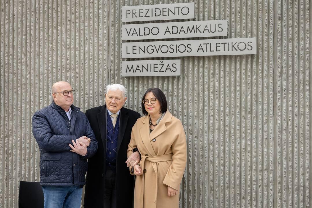 Prezidento Valdo Adamkaus lengvosios atletikos maniežo atidarymas